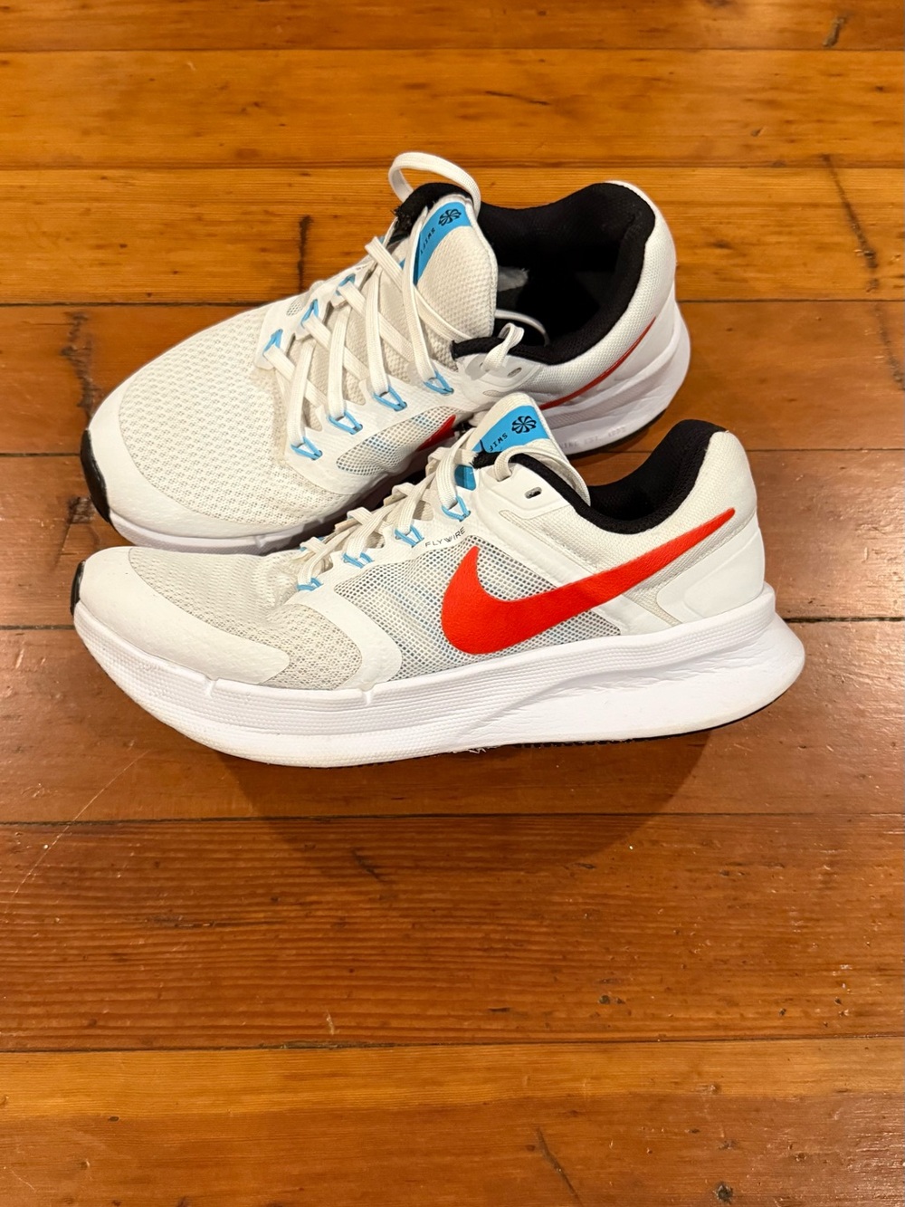 Nike Run Swift 3 size 8